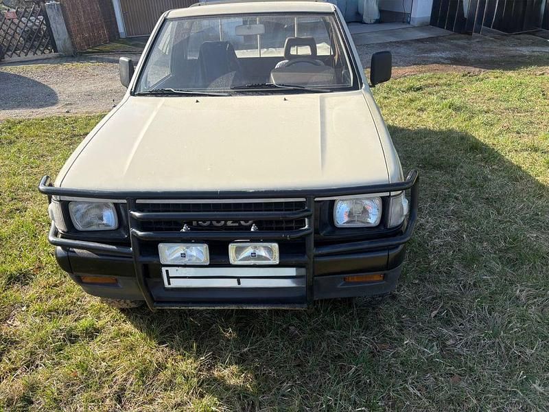 Gebraucht Isuzu Campo 90 PS (66 kW) 1989 Beige Abholung