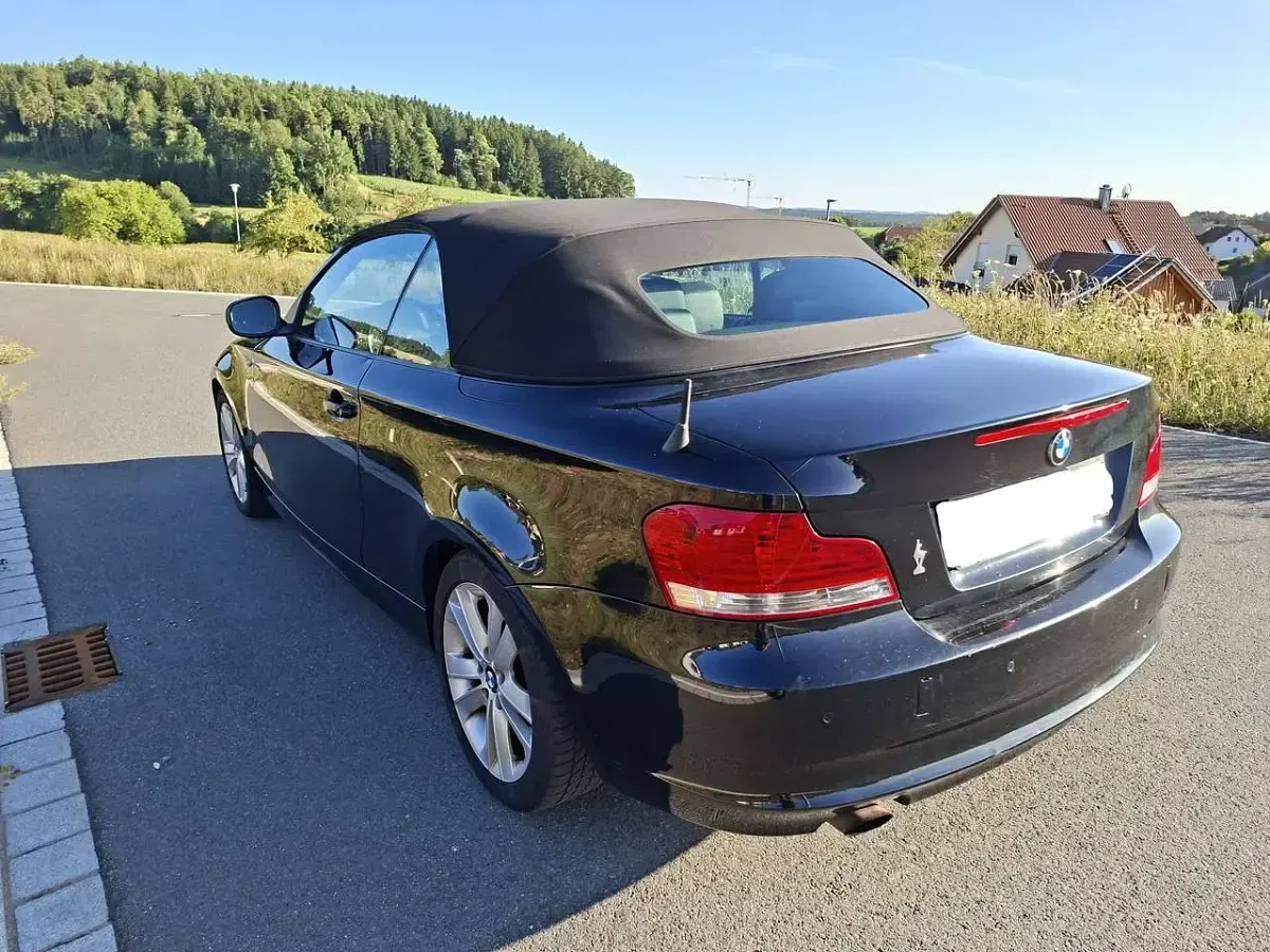 Gebraucht BMW 118 Cabriolet 143 PS (105 kW) 2010 Schwarz Cabrio