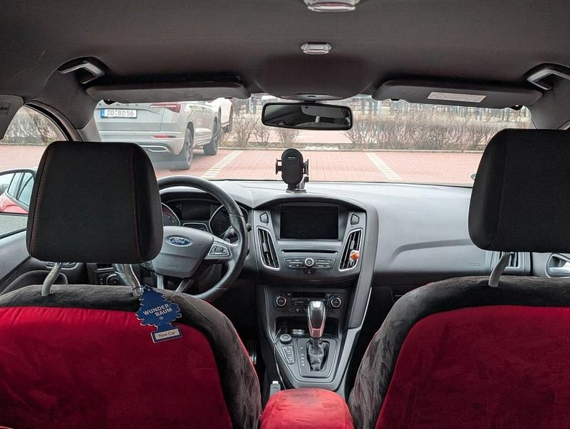 Gebraucht Ford Focus ST-Line 182 PS (133 kW) 2018 Rot Kombi