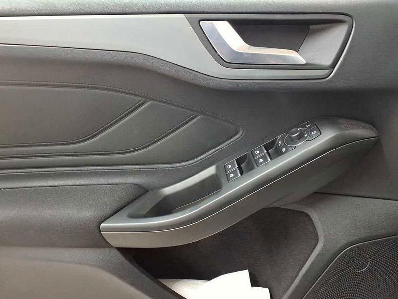 Gebraucht Ford Focus Cool & Connect 120 PS (88 kW) 2023 Weiß Limousine