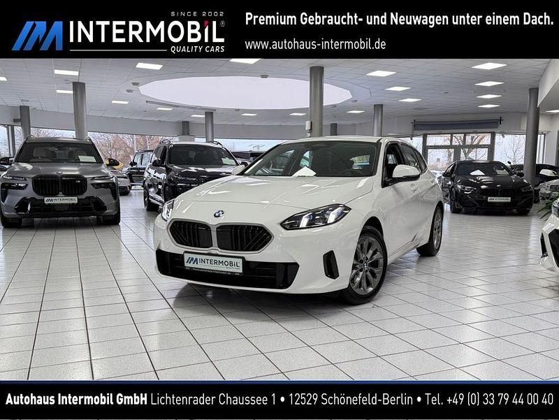 Alpinweiss iii Gebraucht 2025 BMW 120 Kleinwagen | 32.770 € (Superpreis) - Bild 1/4