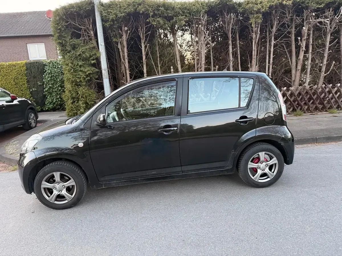 Gebraucht Daihatsu Sirion 89 PS (65 kW) 2007 Schwarz Kleinwagen