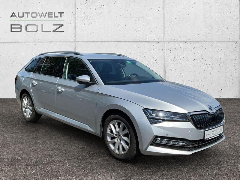 Gebraucht Skoda Superb Style 218 PS (160 kW) 2022 Silber Kombi