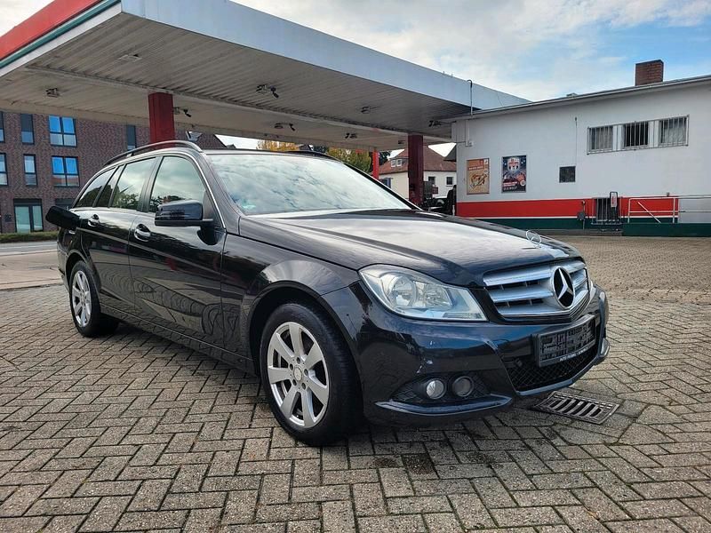 Schwarz Gebraucht 2013 Mercedes 200 Kombi | 5.450 € - Bild 1/4