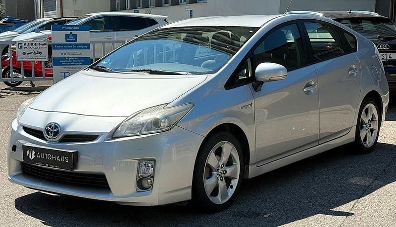 Silber Gebraucht 2011 Toyota Prius Life Kleinwagen | 8.999 € (Guter Preis) - Bild 1/4