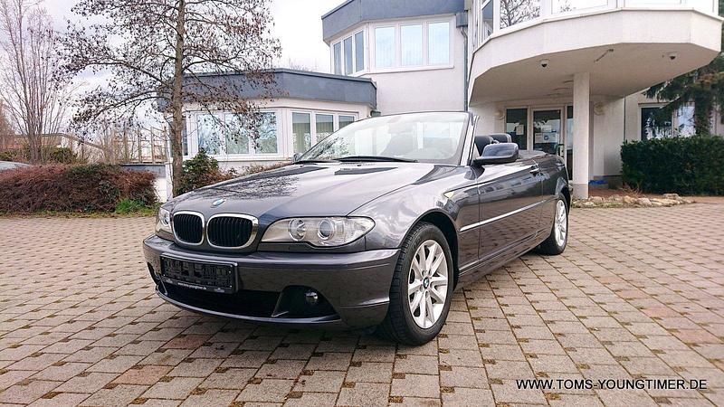 Grau Gebraucht 2006 BMW 318 Cabriolet Sport Line Cabrio | 9.990 € (Teuer) - Bild 1/4