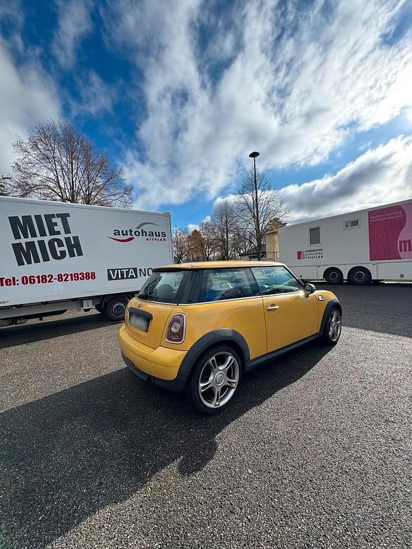 Gebraucht Mini Cooper 75 PS (55 kW) 2009 Gelb Kleinwagen