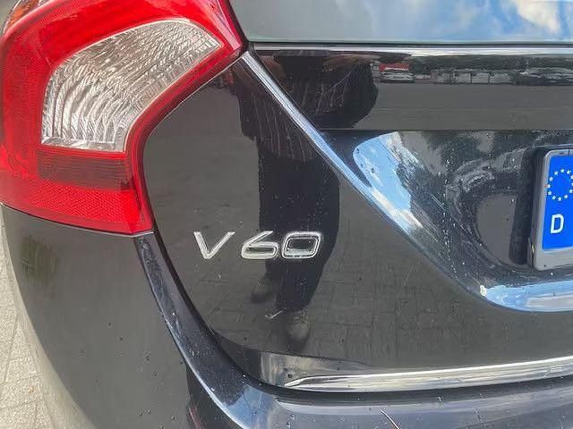 Używany Volvo V60 Summum 280 KM (205 kW) 2014 Czarny Kombi