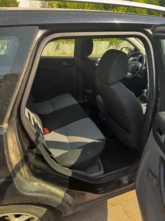 Gebraucht Ford Focus 116 PS (85 kW) 2009 Schwarz Limousine
