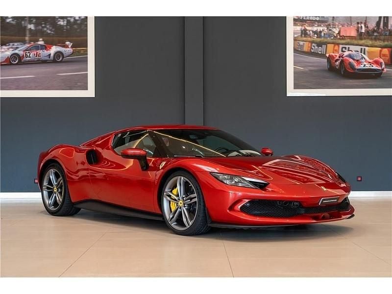 Second-hand Ferrari 296 901 CP (662 kW) 2022 Roșu