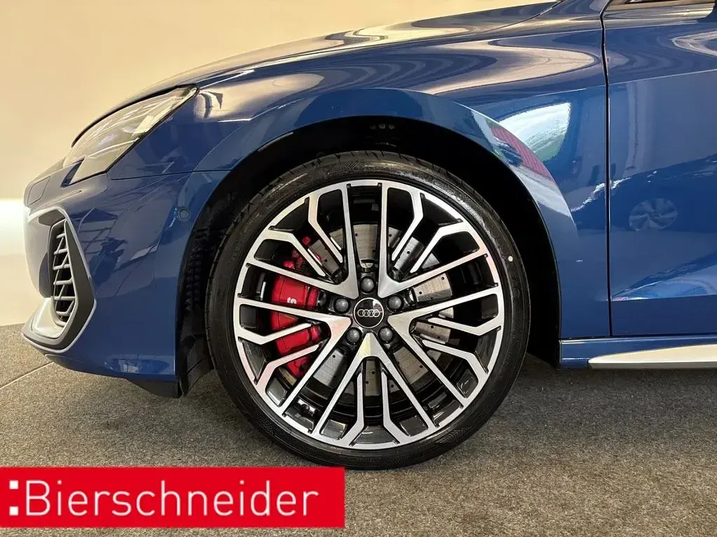 Gebraucht Audi S3 Ambiente 333 PS (244 kW) 2025 Ascariblau metallic Limousine