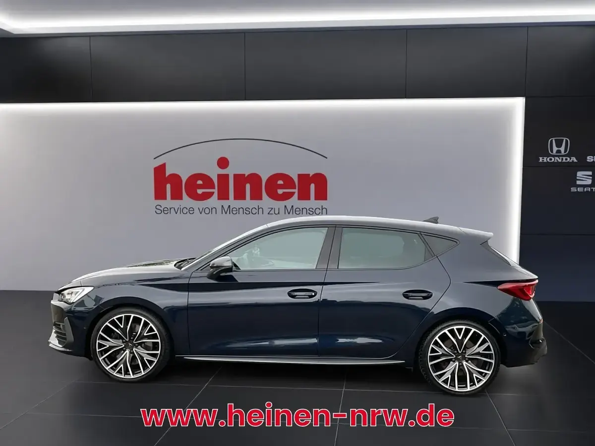 Second-hand Cupra Leon VZ 300 CP (220 kW) 2022 Albastru Berlinǎ