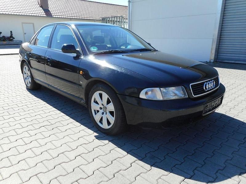 Second-hand Audi A4 125 CP (91 kW) 1997 Negru Berlinǎ
