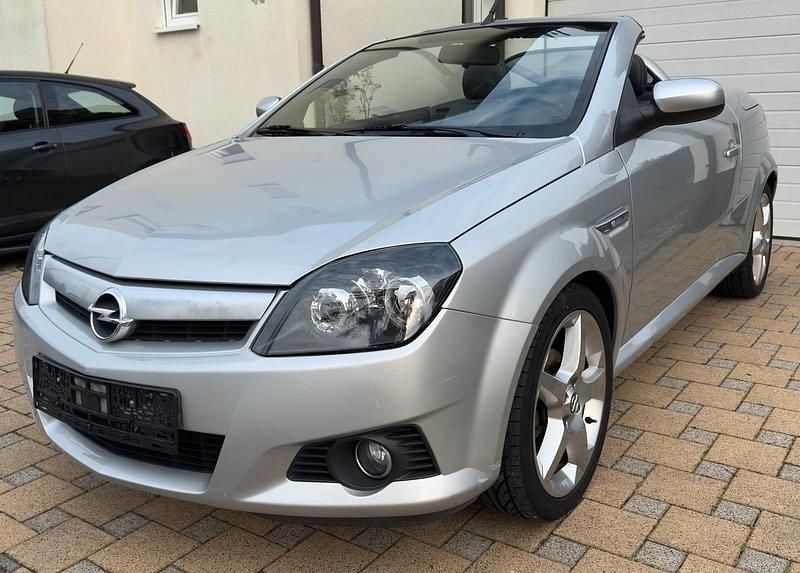 Gebraucht Opel Tigra 125 PS (91 kW) 2005 Silber Cabrio