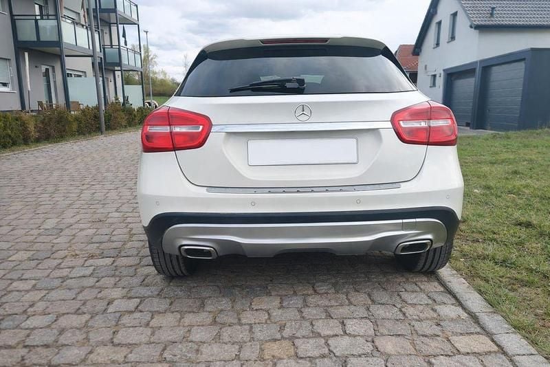 Gebraucht Mercedes GLA220 170 PS (125 kW) 2014 Weiß SUV