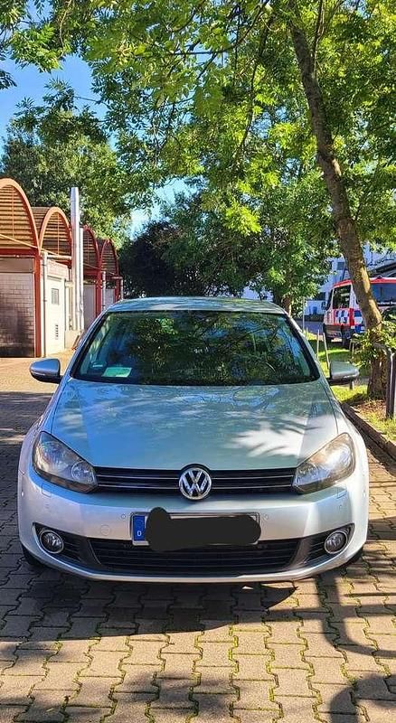 Silber Gebraucht 2011 VW Golf VI Style Limousine | 3.200 € (Superpreis) - Bild 1/4