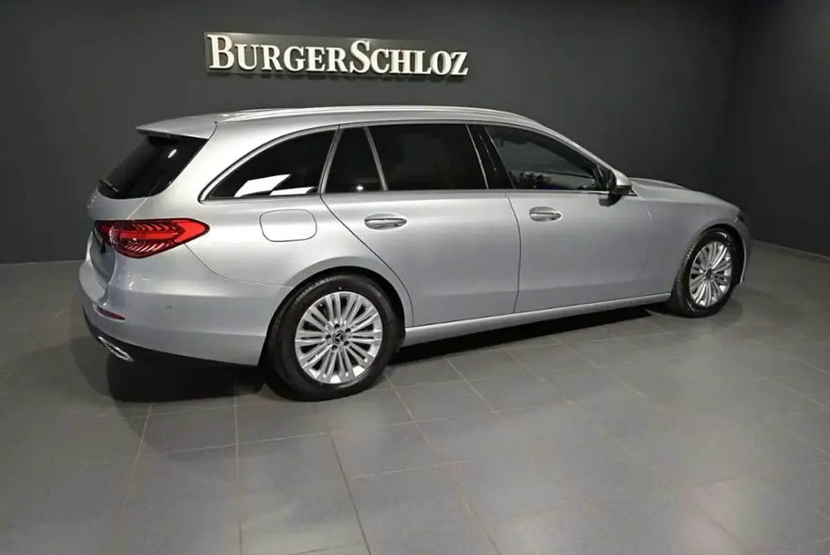 Gebraucht Mercedes C200 163 PS (119 kW) 2023 Metalliclack hightechsilber Kombi