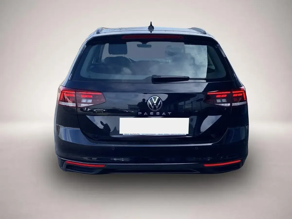 Gebraucht VW Passat Business 122 PS (89 kW) 2022 Manufacturer Kombi
