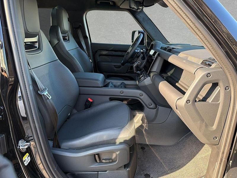 Gebraucht Land Rover Defender 635 PS (467 kW) 2026 Schwarz SUV