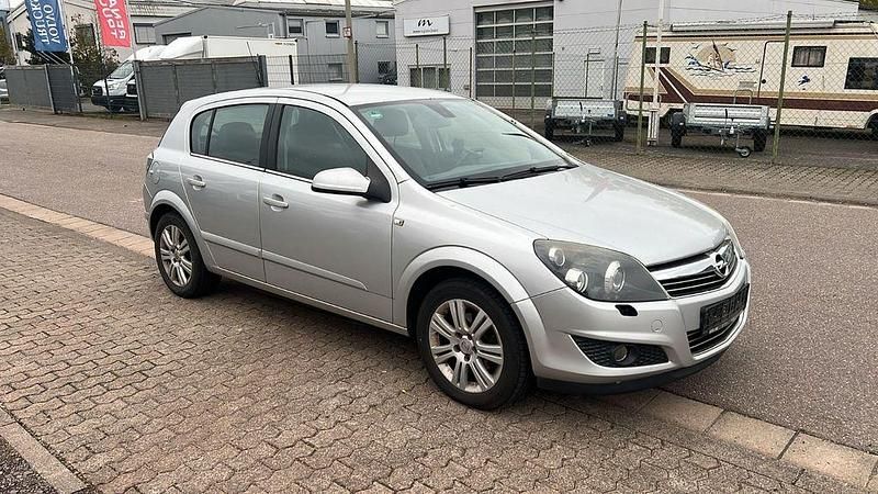Gebraucht Opel Astra Innovation 110 PS (80 kW) 2009 Silber Limousine