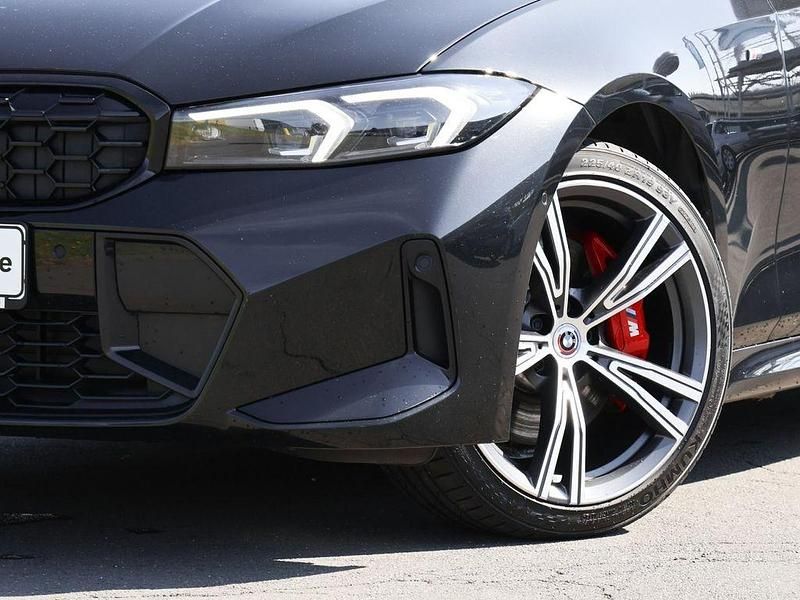 Gebraucht BMW 330 Performance 245 PS (180 kW) 2023 Black sapphire Kombi