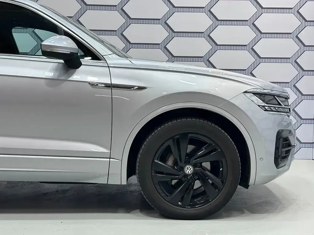 Gebraucht VW Touareg R-line 286 PS (210 kW) 2018 Silber SUV