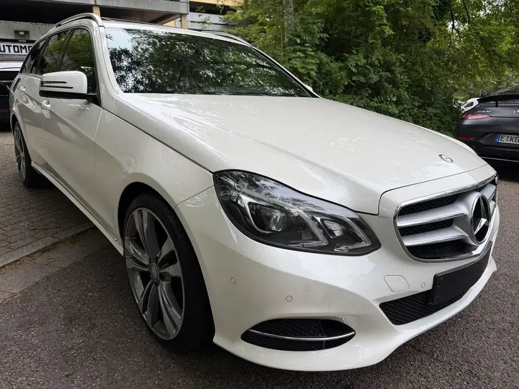 Gebraucht Mercedes E300 231 PS (169 kW) 2013 Weiß Kombi