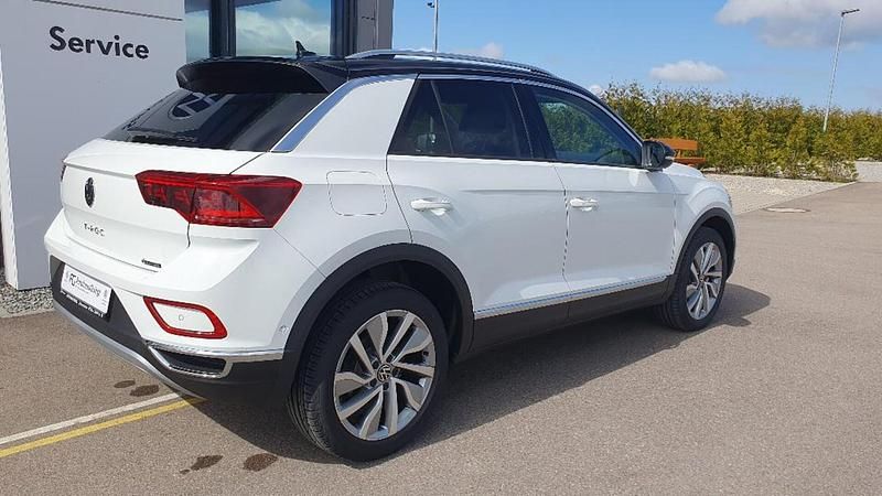 Second-hand VW T-Roc Style 190 CP (139 kW) 2023 Alb SUV
