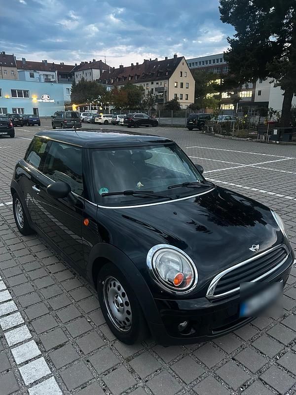 Gebraucht Mini Cooper 75 PS (55 kW) 2010 Schwarz Kleinwagen