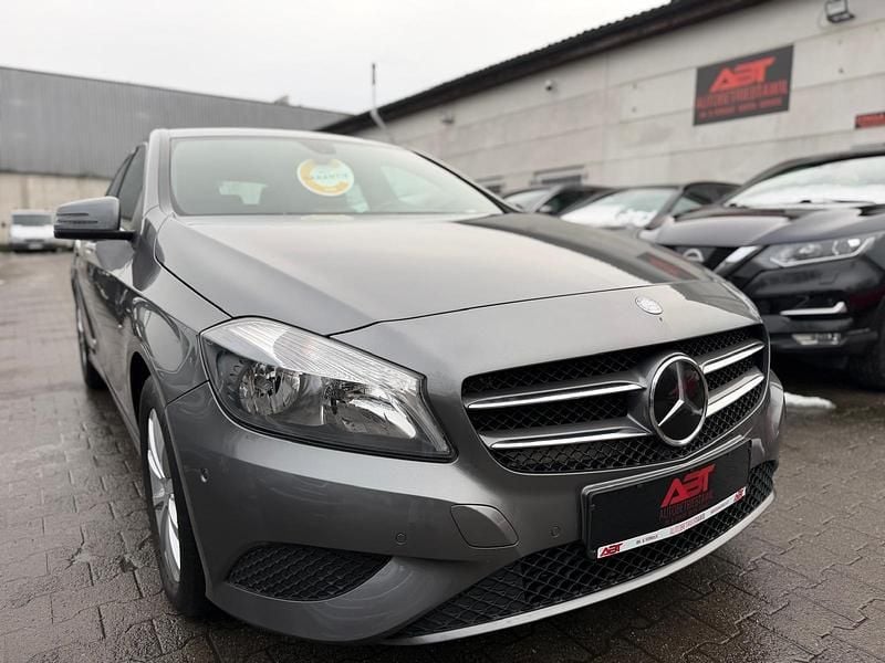 Gebraucht Mercedes A180 122 PS (89 kW) 2013 Grau Kleinwagen