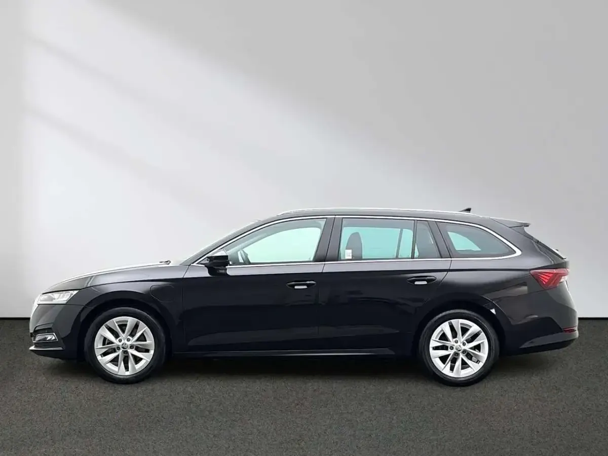 Gebraucht Skoda Octavia Style 204 PS (150 kW) 2022 Blackmagicperleffekt Kombi