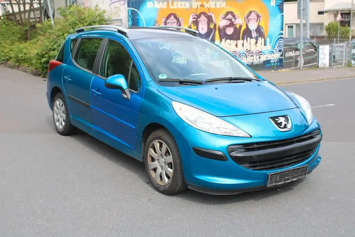 Gebraucht Peugeot 207 Tendance 95 PS (69 kW) 2007 Bleu neysha Kombi