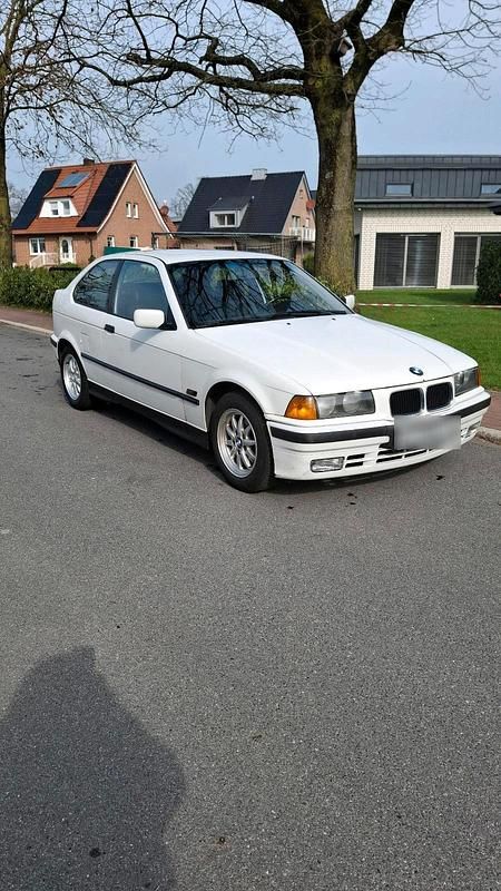 Gebraucht BMW 316 102 PS (75 kW) 1995 Weiß Coupé