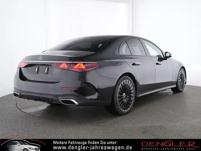 Gebraucht Mercedes E220 AMG Line Premium 197 PS (144 kW) 2025 Obsidianschwarz metallic Limousine