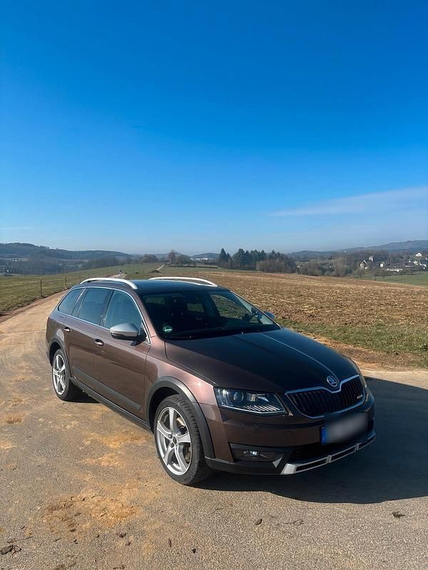 Gebraucht Skoda Octavia Scout 186 PS (136 kW) 2016 Kombi