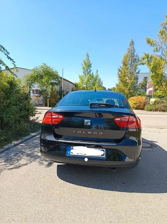Gebraucht Seat Toledo Reference 110 PS (80 kW) 2018 Schwarz Kleinwagen