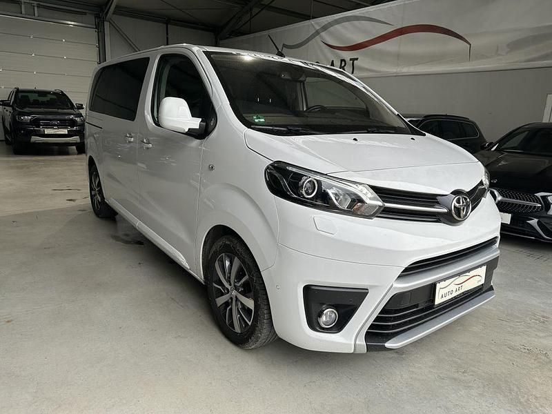 Weiß Gebraucht 2022 Toyota Proace Verso Kombi | 34.500 € (Fairer Preis) - Bild 1/4