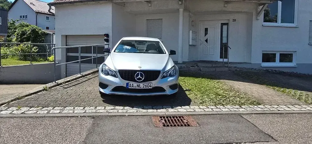 Gebraucht Mercedes E250 211 PS (155 kW) 2014 Silber Coupé