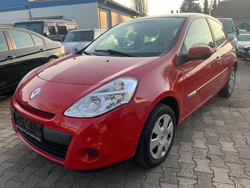 Gebraucht Renault Clio III 75 PS (55 kW) 2014 Rot