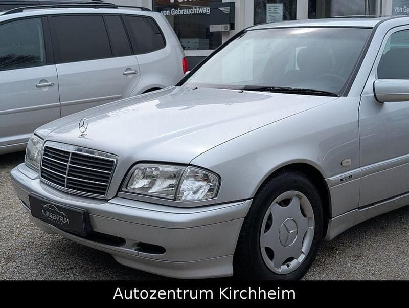 Second-hand Mercedes C180 122 CP (89 kW) 1999 Argintiu Berlinǎ