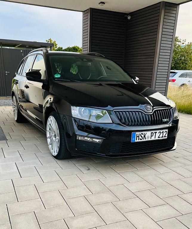 Schwarz Gebraucht 2014 Skoda Octavia RS Kombi | 16.500 € (Etwas zu teuer) - Bild 1/4