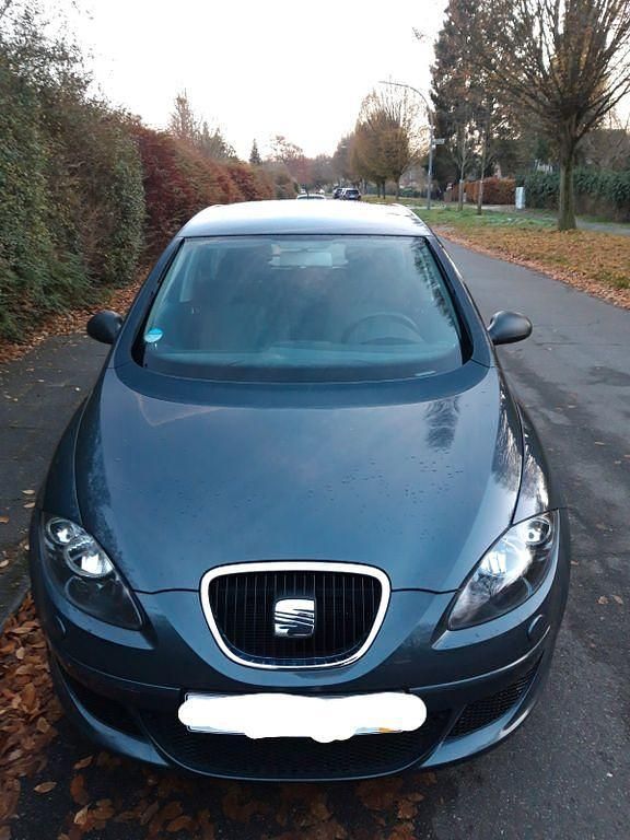 Grau Gebraucht 2008 Seat Altea Van / Kleinbus | 3.600 € (Guter Preis) - Bild 1/4