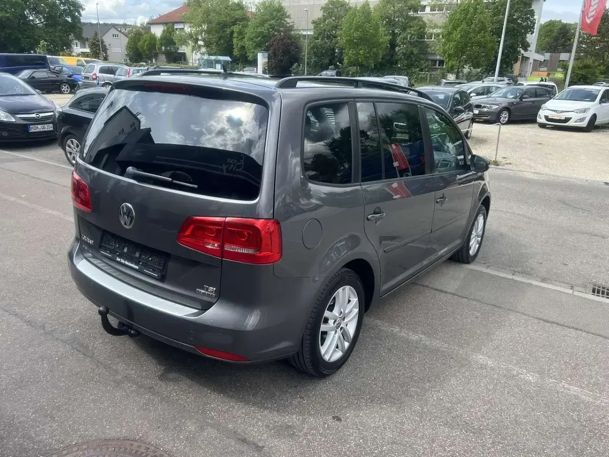 Gebraucht VW Touran Comfortline 150 PS (110 kW) 2014 Pepper grey metallic Van / Kleinbus
