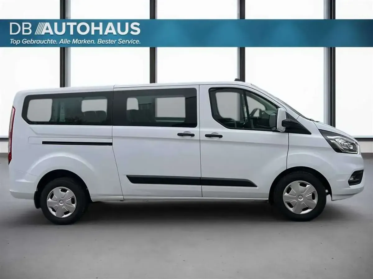 Używany Ford Transit Custom Trend 105 KM (77 kW) 2022 Biały Kombi