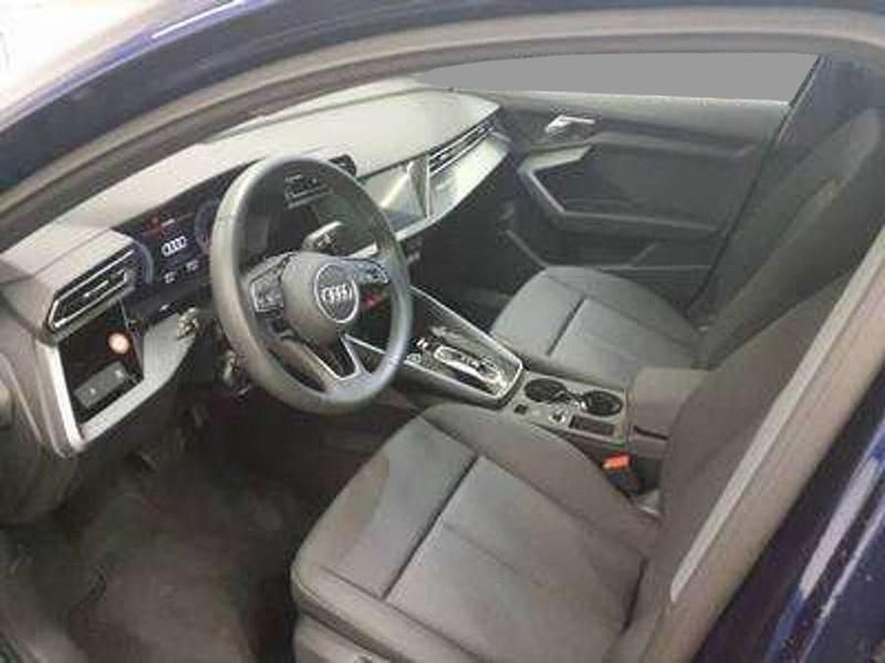 Gebraucht Audi A3 Ambiente 116 PS (85 kW) 2025 Blau Limousine