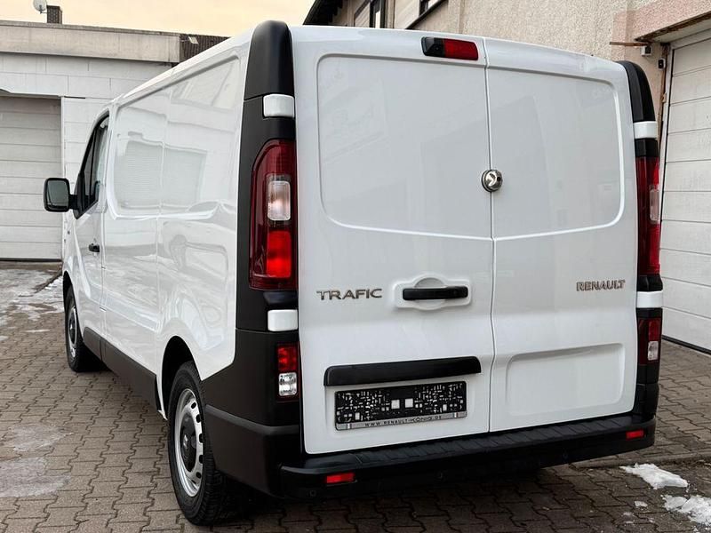 Gebraucht Renault Trafic Komfort 145 PS (106 kW) 2020 Weiß Van / Kleinbus