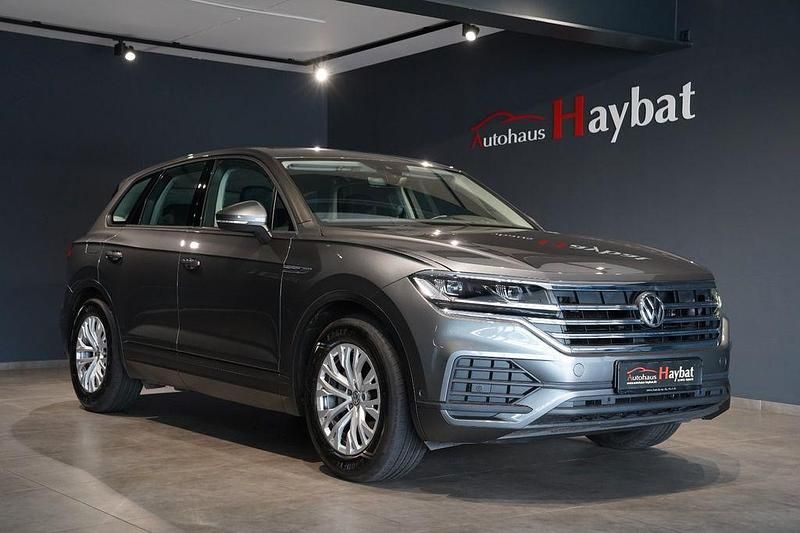 Grau Gebraucht 2019 VW Touareg SUV | 38.750 € (Superpreis) - Bild 1/4