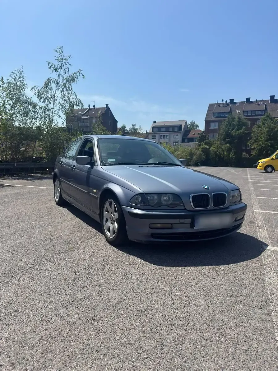 Gebraucht BMW 320 2000 Grau Limousine