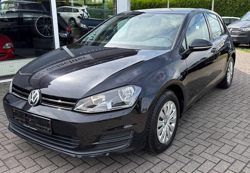 Schwarz Gebraucht 2015 VW Golf VII Trendline Limousine | 6.300 € (Guter Preis) - Bild 1/4