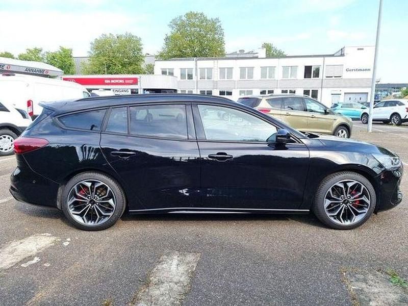 Gebraucht Ford Focus ST-Line X 155 PS (114 kW) 2025 Agate black metallic Kombi
